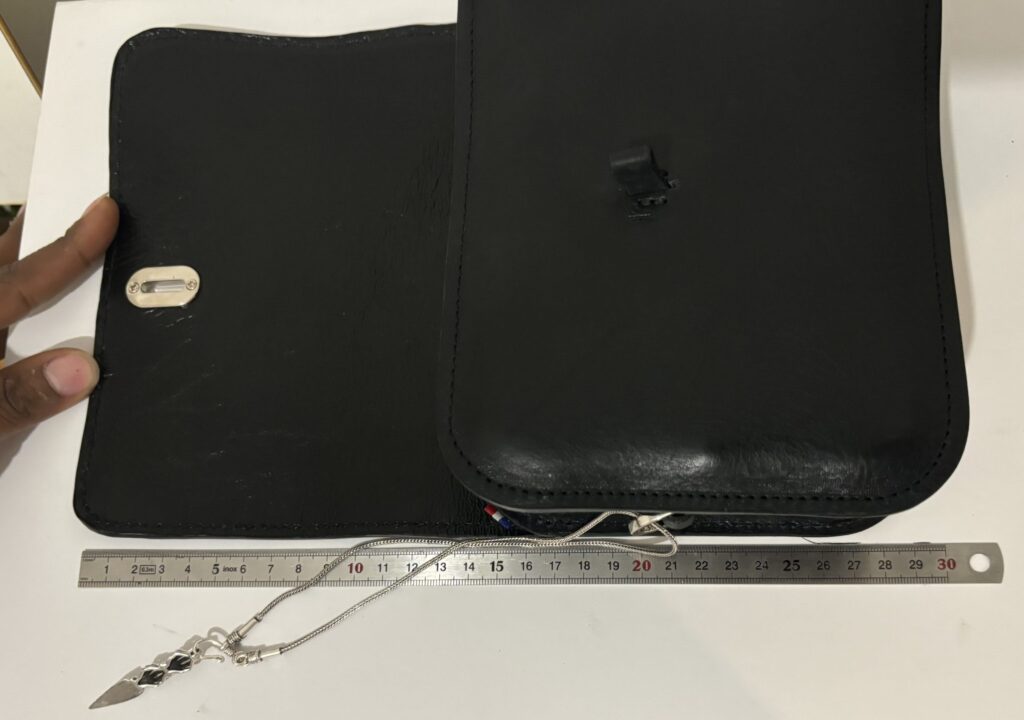 Sac Diop en cuir fabrication artisanale de luxe par ANNEL à St-Etienne (42)