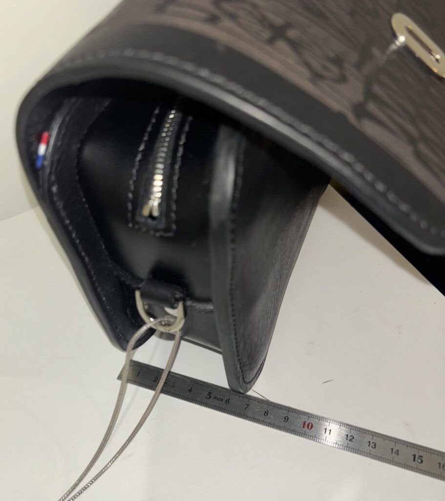 Sac en cuir détails du modèle de luxe Diop héritage par ANNEL